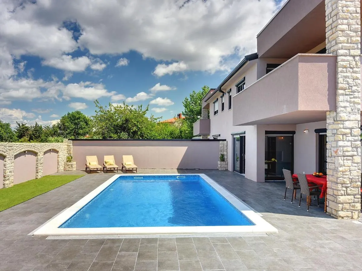 Luxury Villa With Private Pool, Terrace And Bbq Valbandon