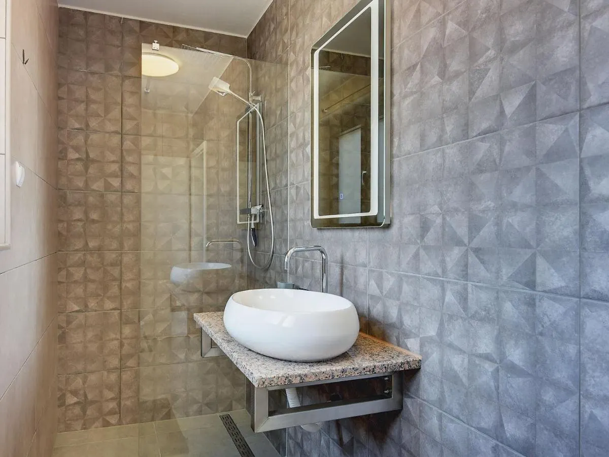 Luxury Villa With Private Pool, Terrace And Bbq Valbandon