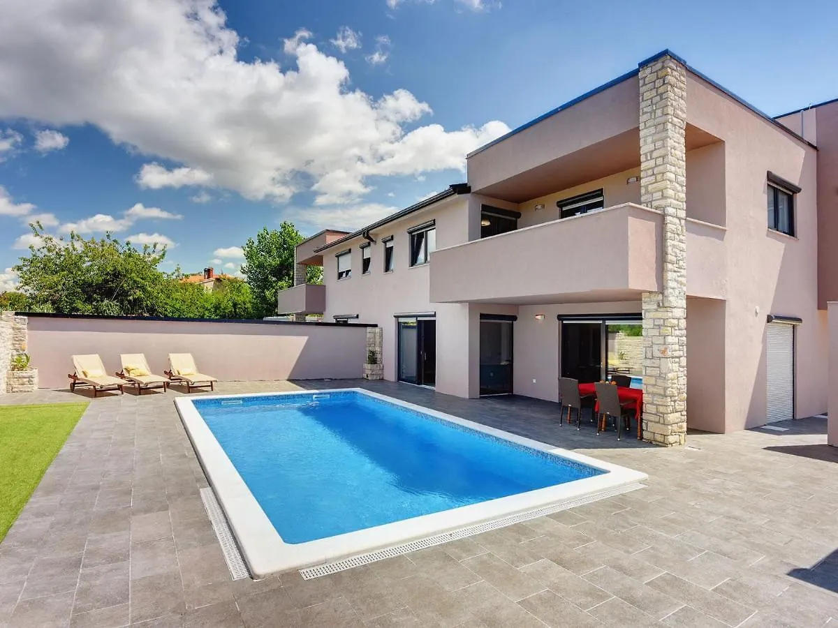 Luxury Villa With Private Pool, Terrace And Bbq Valbandon